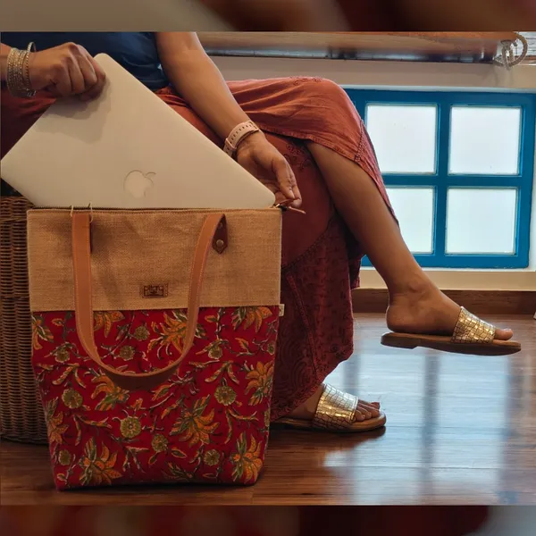 Red_Floral_Handcrafted_Jute_Tote_Bag_With_Leather_Handle