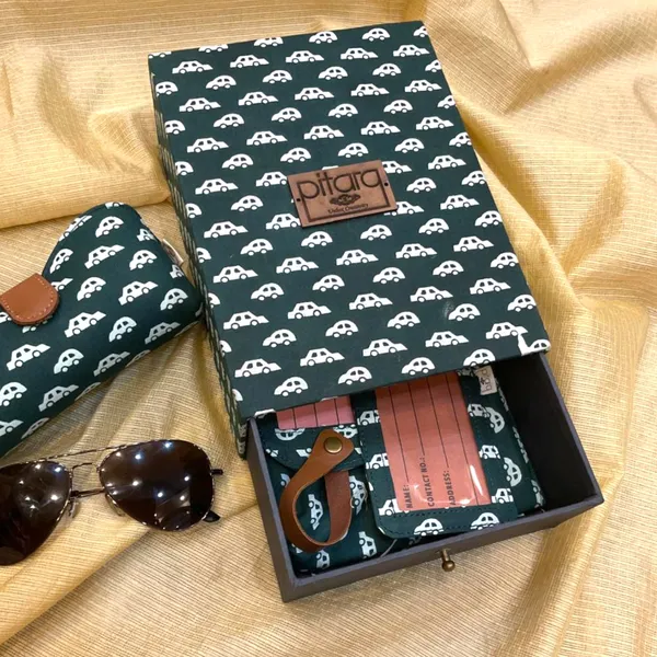 Green_Handcrafted_Car_Gift_Set_Box