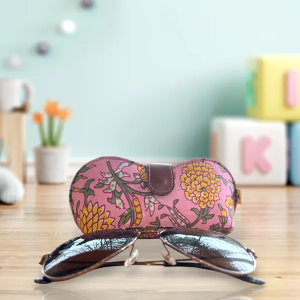 Light_Pink_Floral_Handcrafted_Cotton_Printed_Sunglass_Cover