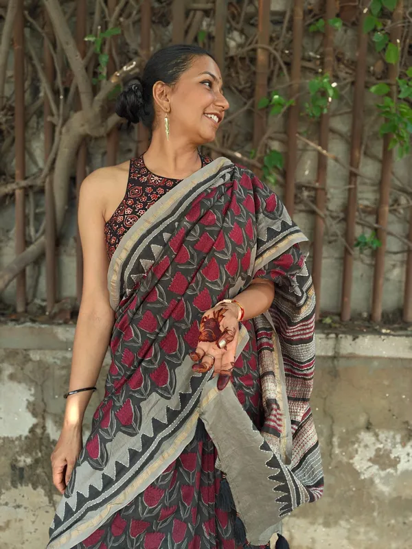 Rouge_Noir_Chanderi_Saree_With_Unstitcheded_Blouse_Piece
