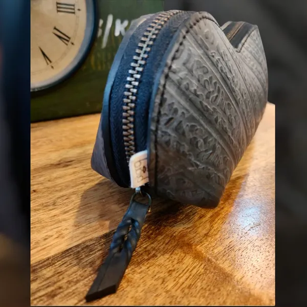 Upcycled_Tube_Sunglass_Cover