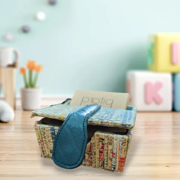 Upcycled_Weaved_Newspaper_Desk_Cardholder