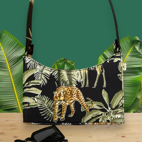 Black_Handcrafted_Cotton_Printed_Baguette_Shoulder_Bag_With_Matching_Handle