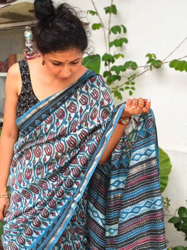 Crimson_Sky_&_Snow_Chanderi_Saree_With_Unstitcheded_Blouse_Piece
