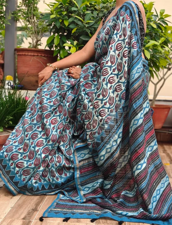 Crimson_Sky_&_Snow_Chanderi_Saree_With_Unstitcheded_Blouse_Piece