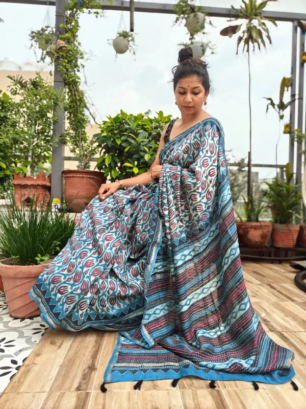 Crimson_Sky_&_Snow_Chanderi_Saree_With_Unstitcheded_Blouse_Piece