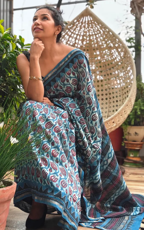 Crimson_Sky_&_Snow_Chanderi_Saree_With_Unstitcheded_Blouse_Piece