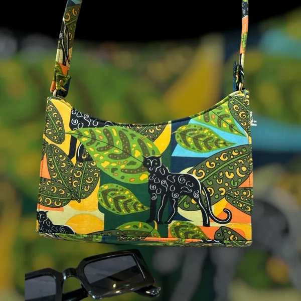 Green_Handcrafted_Cotton_Printed_Baguette_Shoulder_Bag_With_Matching_Handle