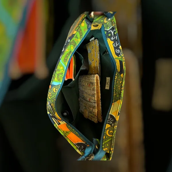 Green_Handcrafted_Cotton_Printed_Baguette_Shoulder_Bag_With_Matching_Handle