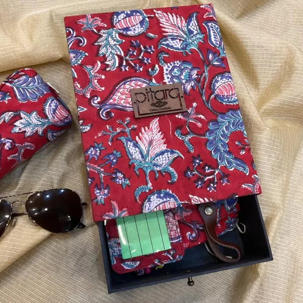 Red_Handcrafted_White_Floral_Gift_Set_Box