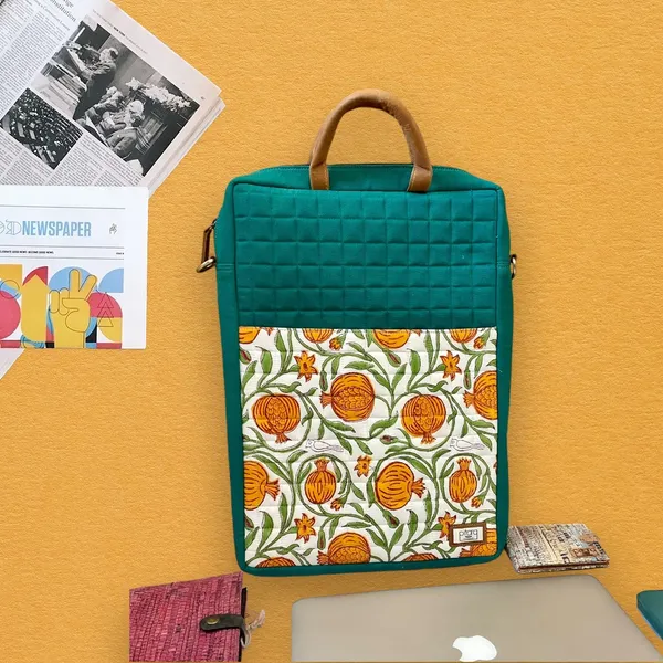 Green_Handcrafted_White_Promogranade_Canvas_With_Quilting_Laptop_Bag_&_Matching_Handle