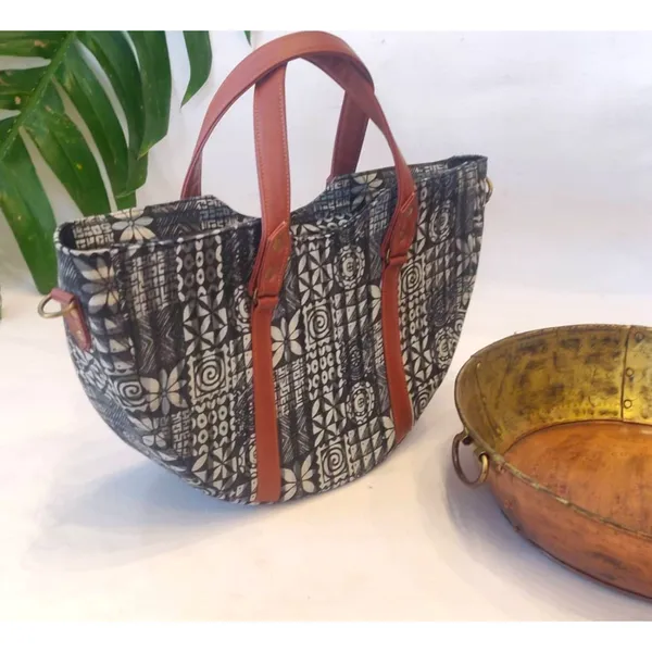 Blue_&_Black_Handcrafted_Sling_/_Hand_Bag_With_Leatherette_Upside_Down