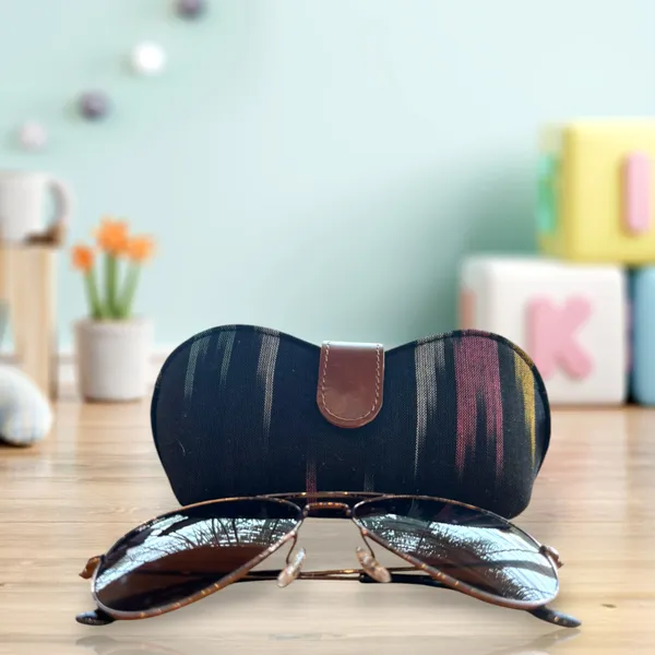 Black_Ikat_Handcrafted_Cotton_Printed_Sunglass_Cover