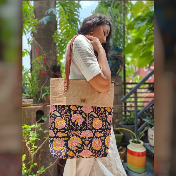 Black_Floral_Handcrafted_Jute_Tote_Bag_With_Leather_Handle