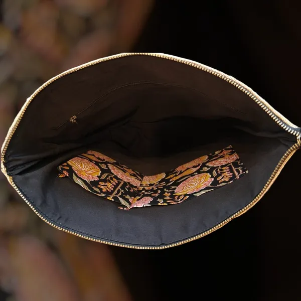 Black_Floral_Handcrafted_Jute_Tote_Bag_With_Leather_Handle