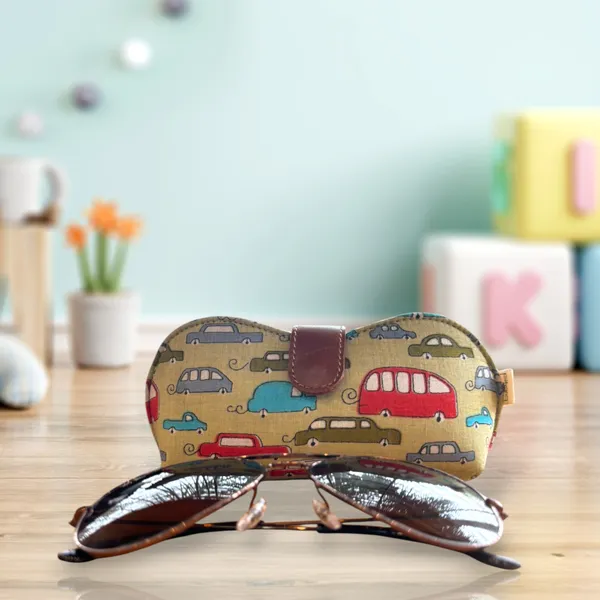Green_Multicolour_Car_Handcrafted_Cotton_Printed_Sunglass_Cover
