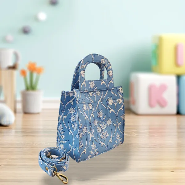 Blue_&_White_Handcrafted_Cotton_Badal_Mahal_Small_Tote_Hand_Bag