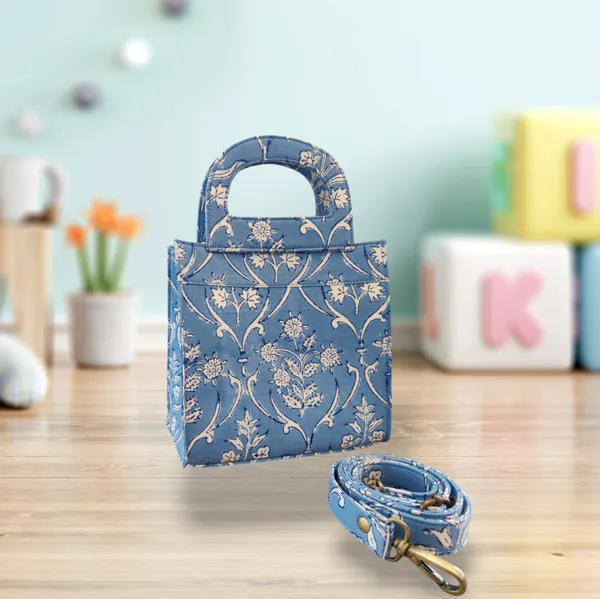 Blue_&_White_Handcrafted_Cotton_Badal_Mahal_Small_Tote_Hand_Bag