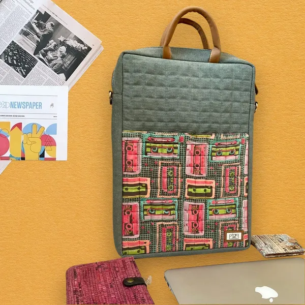 Grey_Pink_Retro_Canvas_With_Quilting_Laptop_Bag_&_Matching_Handle