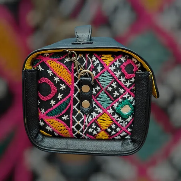 Black_Box_Sling_bag