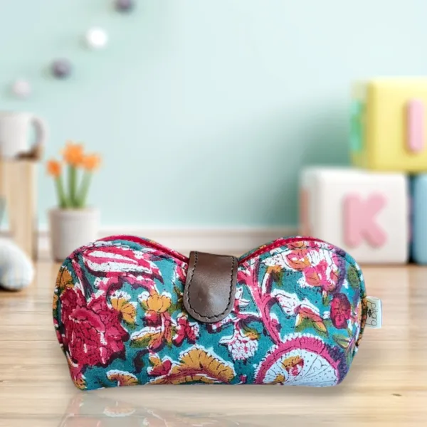 Red_Green_Floral_Handcrafted_Cotton_Printed_Sunglass_Cover