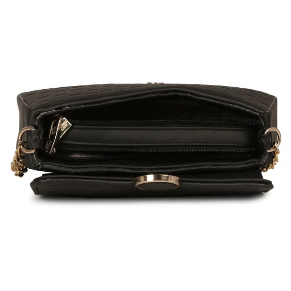 Black_Honeycomb_Sling_Bag_With_Golden_Chain