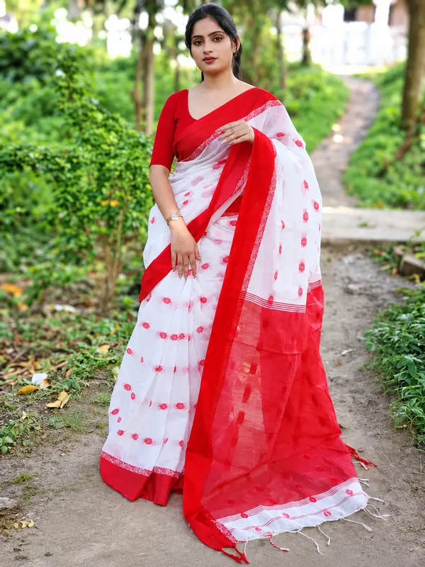 Puja_Special_White_and_Red_Handloom_Premium_Cotton_Saree_with_Designer_Border_&_Running_Blouse_Piece