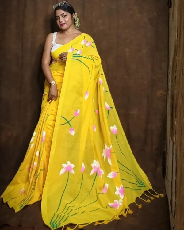Yellow_Handloom_Premium_Quality_Lotus_Hand_Print_Cotton_Saree_For_Women_With_Blouse_Piece