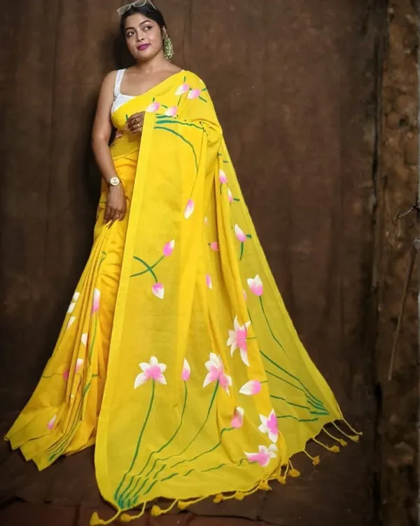 Yellow_Handloom_Premium_Quality_Lotus_Hand_Print_Cotton_Saree_For_Women_With_Blouse_Piece