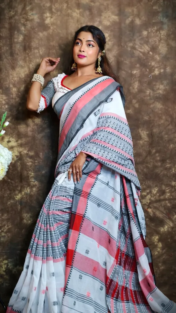 White_Handloom_Premium_Quality_Moddo_Moni_Cotton_Saree_For_Women_with_Blouse_Piece