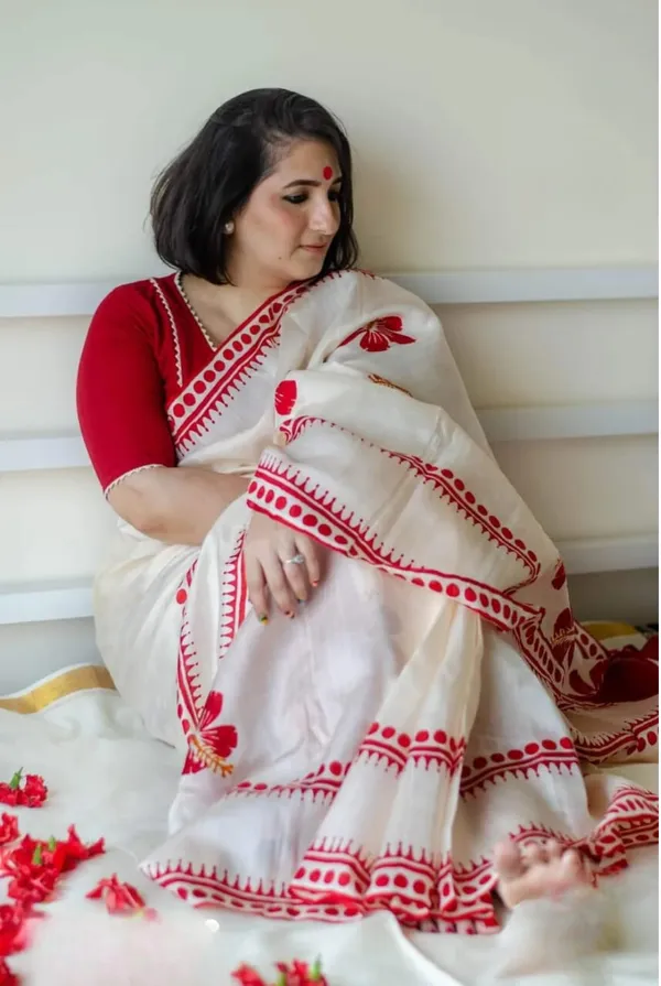 White_and_Red_Puja_Special_Handloom_Premium_Quality_Pure_Cotton_Block_Print_Saree_With_Running_Blouse_Piece