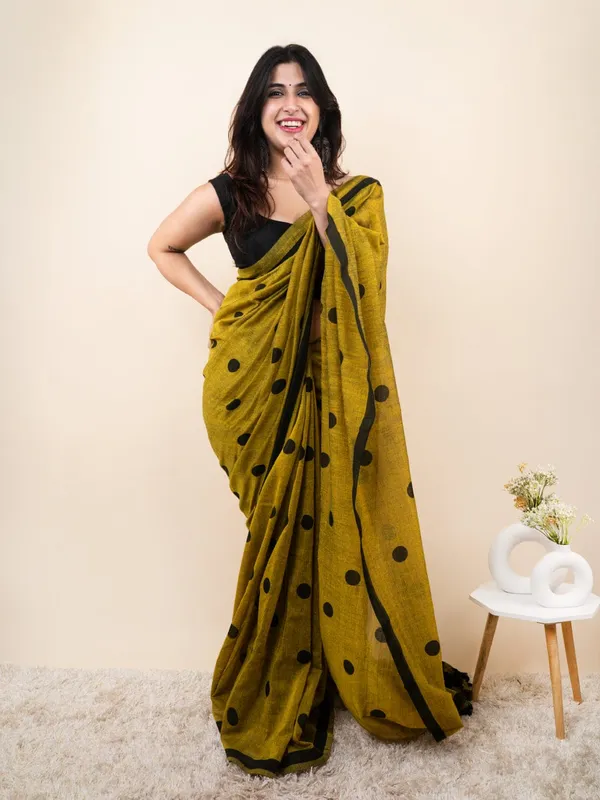 Gold_Handloom_Premium_Quality_Block_Print_Cotton_Saree_With_Running_Blouse_Piece_For_Women