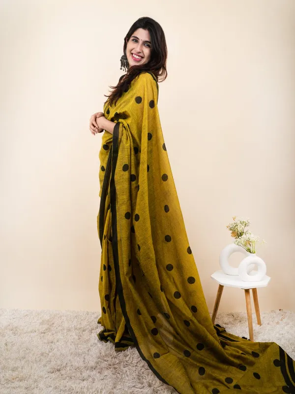 Gold_Handloom_Premium_Quality_Block_Print_Cotton_Saree_With_Running_Blouse_Piece_For_Women