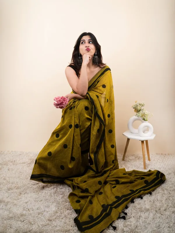 Gold_Handloom_Premium_Quality_Block_Print_Cotton_Saree_With_Running_Blouse_Piece_For_Women