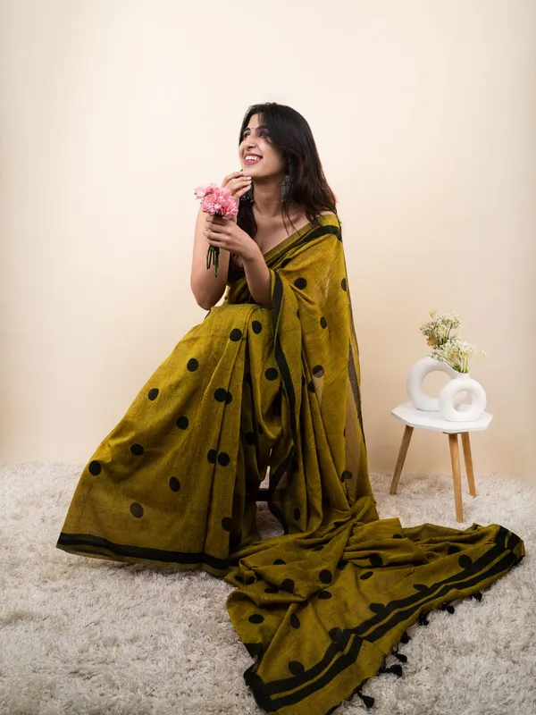 Gold_Handloom_Premium_Quality_Block_Print_Cotton_Saree_With_Running_Blouse_Piece_For_Women