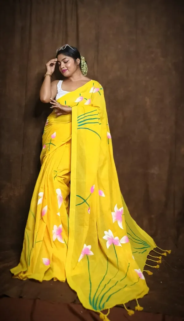 Yellow_Handloom_Premium_Quality_Lotus_Hand_Print_Cotton_Saree_For_Women_With_Blouse_Piece