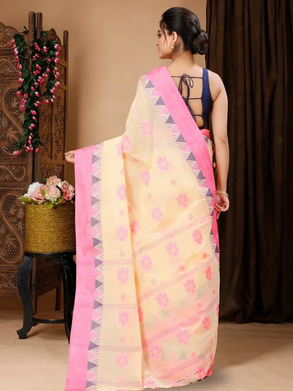 Pink_Bengal_Handloom_Tant_Soft_Saree_For_Women_Without_Blouse_Piece