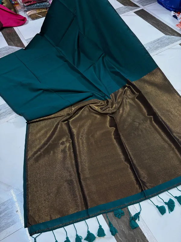 Firoza_Handloom_Premium_Cotton_Saree_with_Elegant_Contrast_Pallu_&_Tassels_With_Blouse_Piece