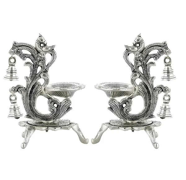 Peacock_Antique_Design_Single_batti_Diya_for_Home_Decor_Aarti_Home_Temple_Decoration_Metal_Table_Diya_Size_L14_x_W9_x_H20_cm_(Silver_Metal,_Pack_of_1_Pcs)