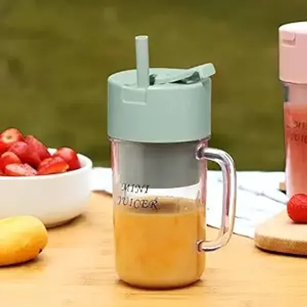Portable_Mini_USB_Juicer_Blender_500ml_|_Your_On-the-Go_Travel_Companion_for_Fresh_Fruit_and_Veggie_Juices_with_Built-In_Jar