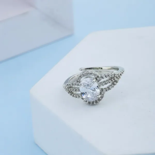 Classy_Oval_Zircon_Brass_Ring_For_Women