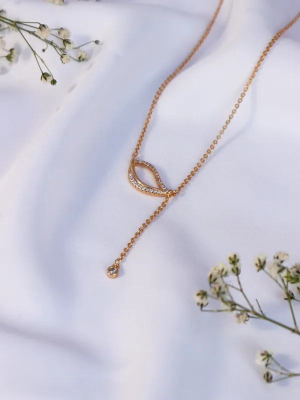 Leafy_Radiance_Elegance_Brass_Necklace_For_Womens