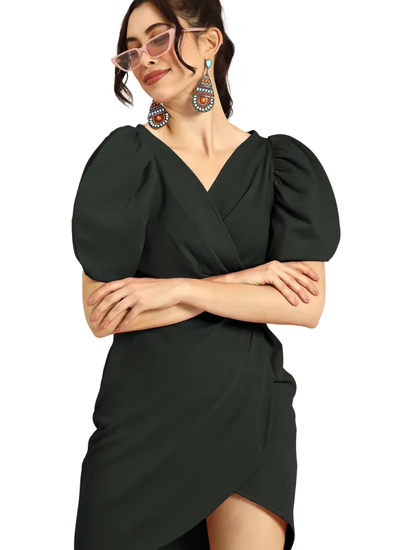 Black_Casual_V-Neck_Solid_Short_Sleeves_Mini_Dresses_For_Women