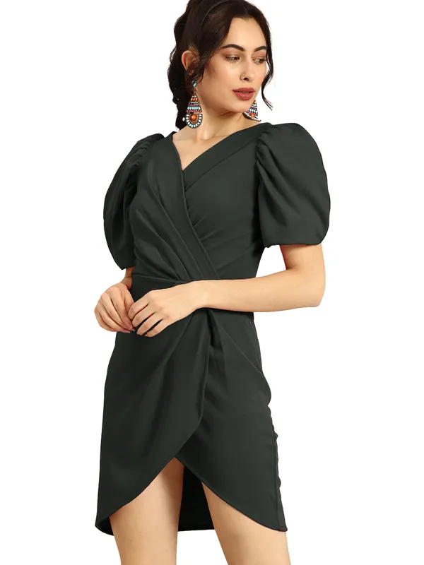 Black_Casual_V-Neck_Solid_Short_Sleeves_Mini_Dresses_For_Women