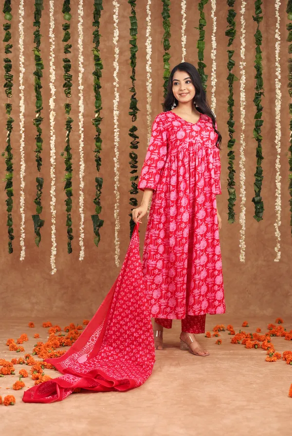Women_Trendy_Dark_Pink_Cotton_Flower_Printed_Mirror_Worked_Kurta_And_Pant_With_Cotton_Mulmul_Dupatta