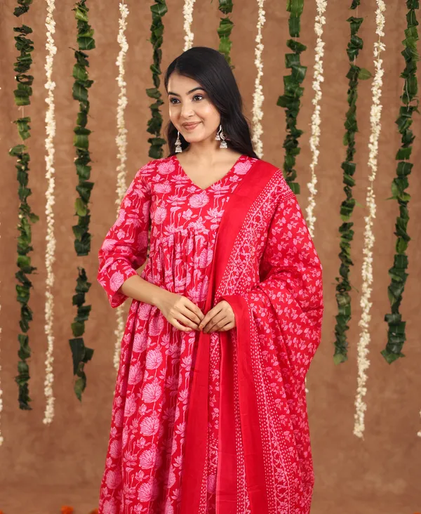 Women_Trendy_Dark_Pink_Cotton_Flower_Printed_Mirror_Worked_Kurta_And_Pant_With_Cotton_Mulmul_Dupatta
