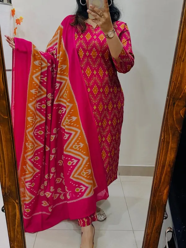 Women_Trendy_Rich_Cotton_Floral_Printed_Pink_Kurta_And_Pant_With_Dupatta