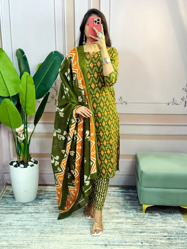 Women_Trendy_Rich_Cotton_Floral_Printed_Green_Kurta_And_Pant_With_Dupatta