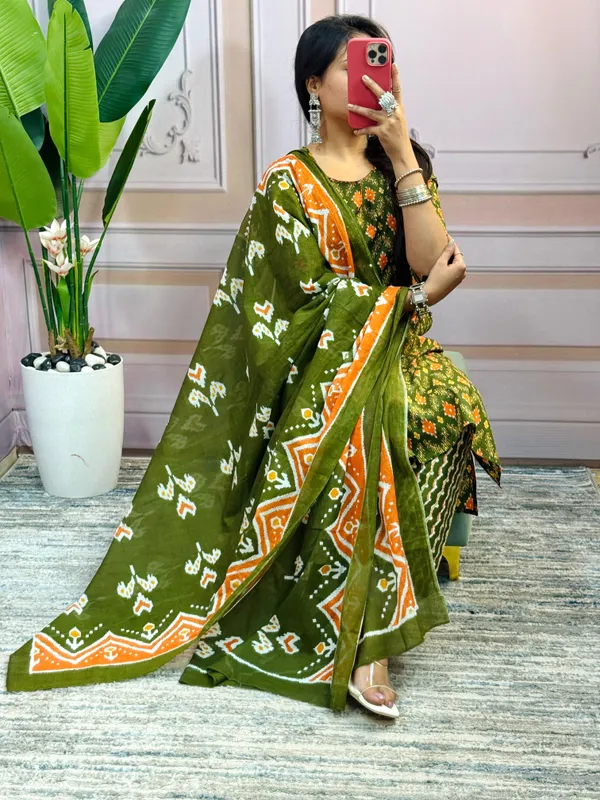 Women_Trendy_Rich_Cotton_Floral_Printed_Green_Kurta_And_Pant_With_Dupatta