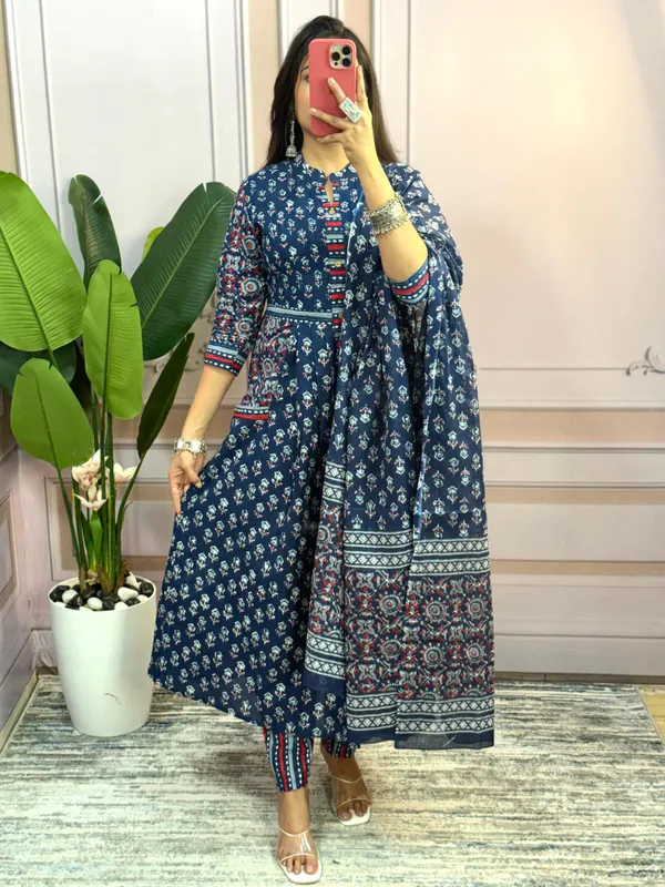 Women_Fully_Flared_Anarkali_Cotton_Floral_Printed_Blue_Kurta_and_Pant_With_Dupatta